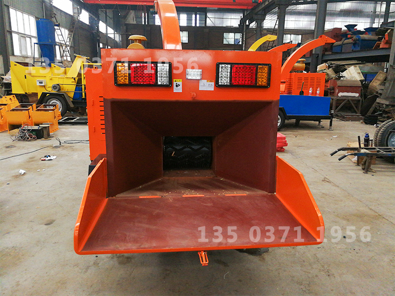 上海市拖拉機帶樹枝粉碎機