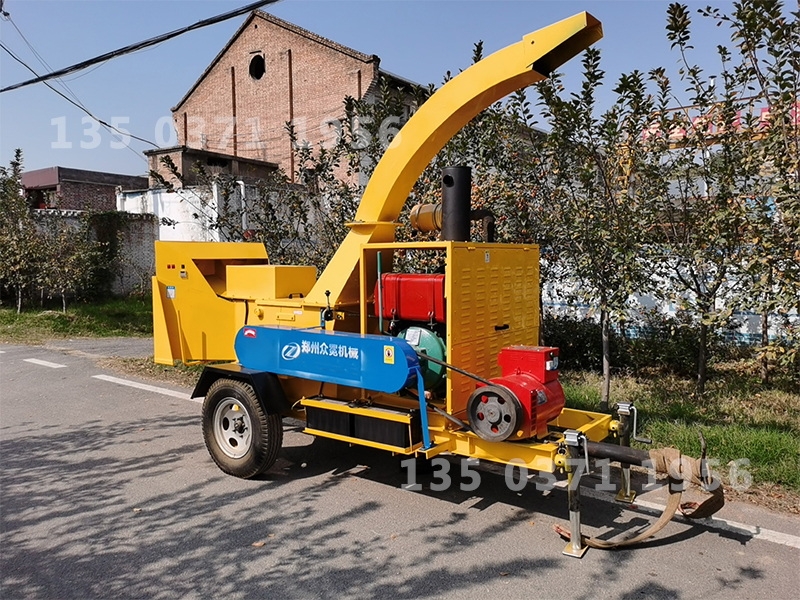 大型移動(dòng)式樹枝粉碎機(jī)