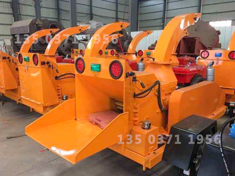 移動(dòng)粉碎樹(shù)枝機(jī)